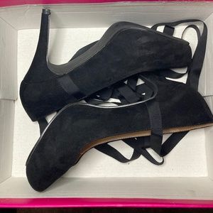 shoe dazzle/ justFab B0OTIES ELARA BLACK PU